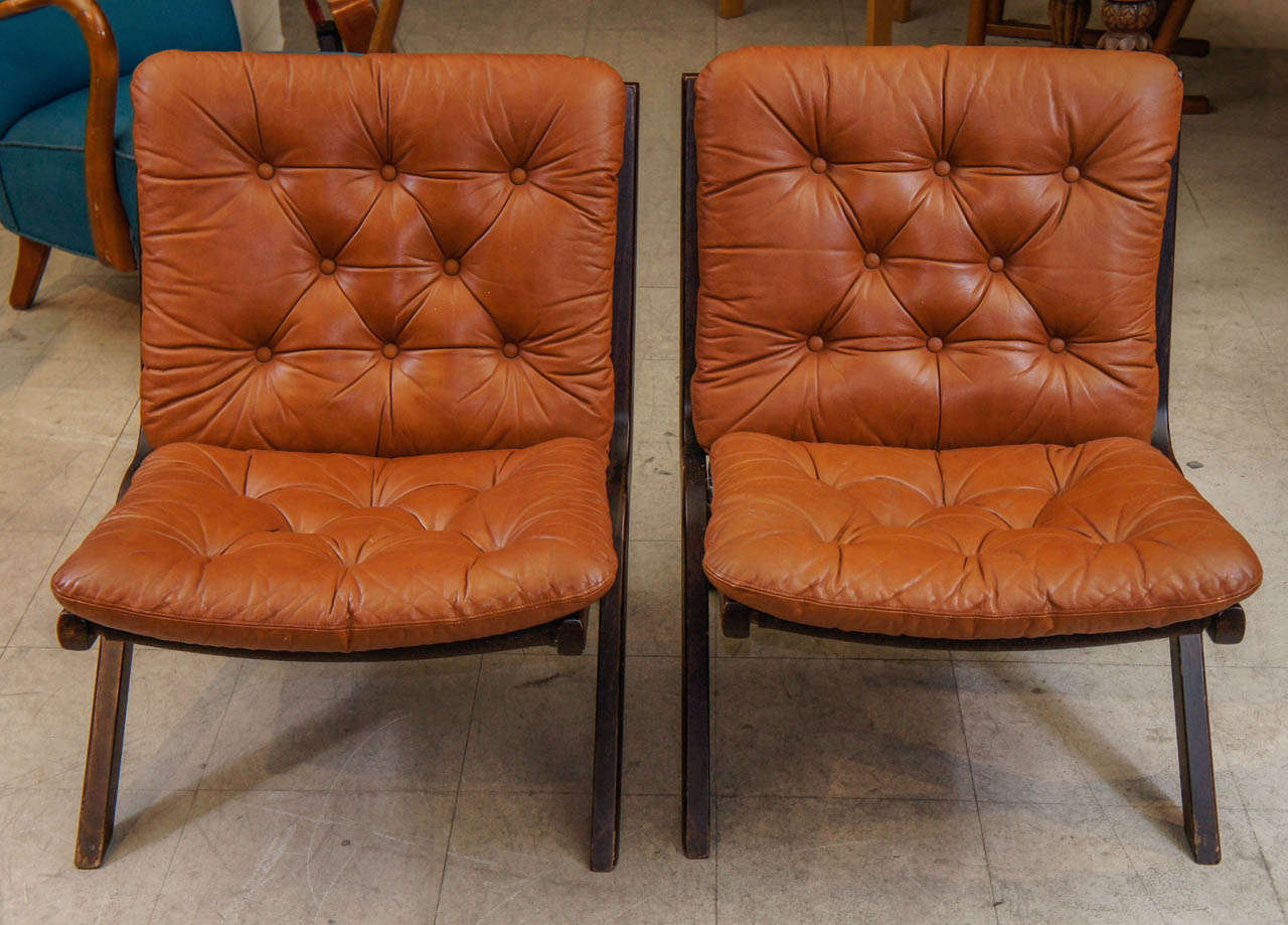 Pair of Norwegian Side Chairs with Leather Cushions In Good Condition In Hudson, NY