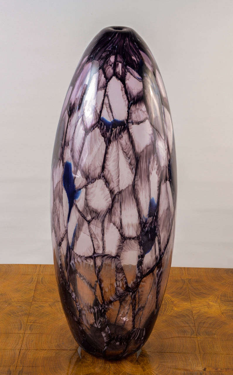 Charming Murano glass vase, purple coloration and patterns. Made by Paolo Crepax in the 1980s. Perfect condition.