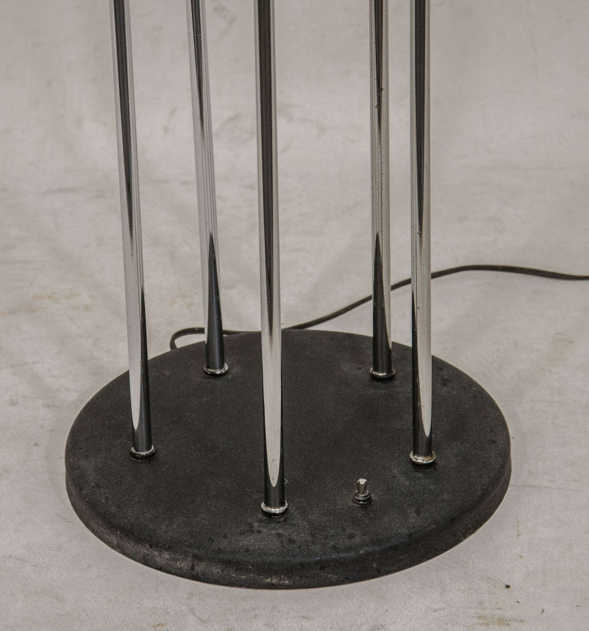 Mid-Century Modern Spiral Floor Lamp Attributed to Robert Sonneman For Sale