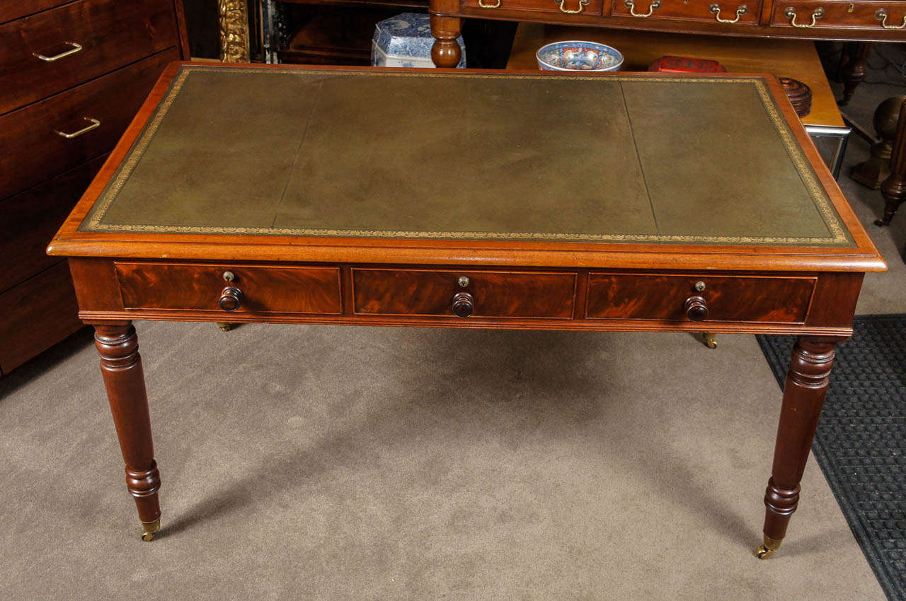 English Writing Table In Good Condition In Hudson, NY