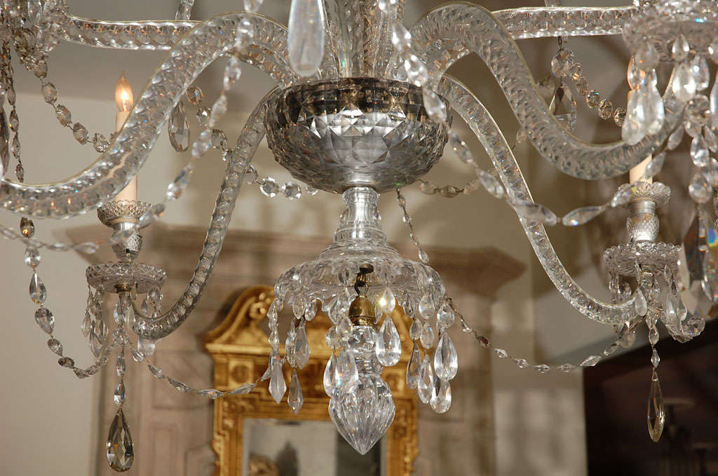 Early 19th Century Crystal Chandelier In Excellent Condition In Los Angeles, CA