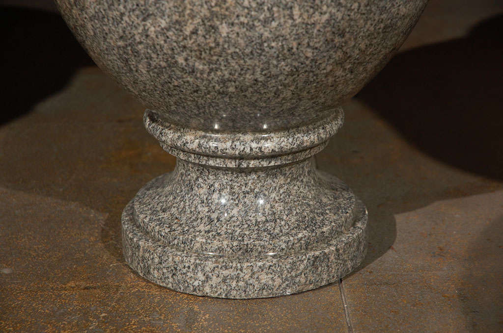 English Granite Urn, circa 1830 For Sale 2