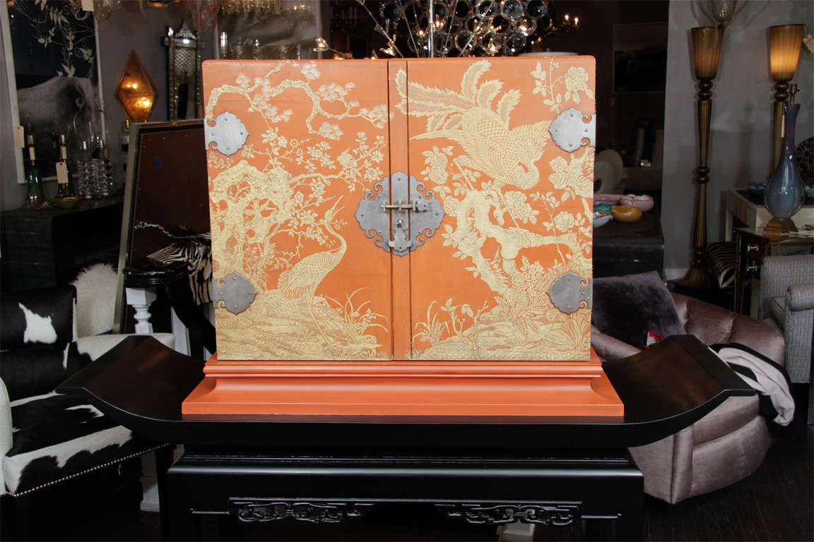 Carved Chinoiserie Bar on Pedestal Base