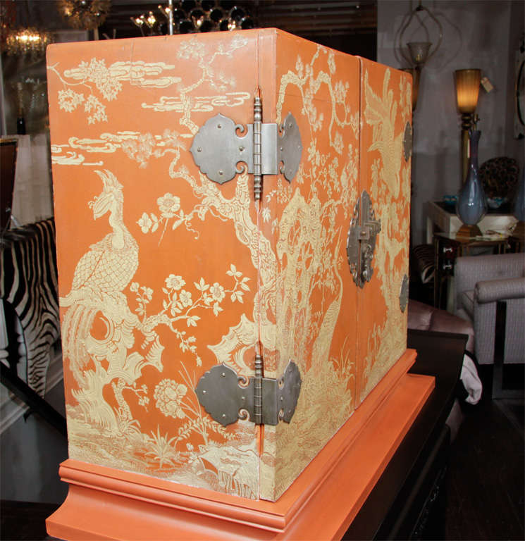 1940's Carved Chinoiserie Bar on Pedestal 4