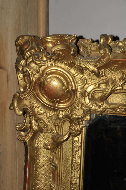 A large 19th century French giltwood mirror In Good Condition In Baambrugge, NL