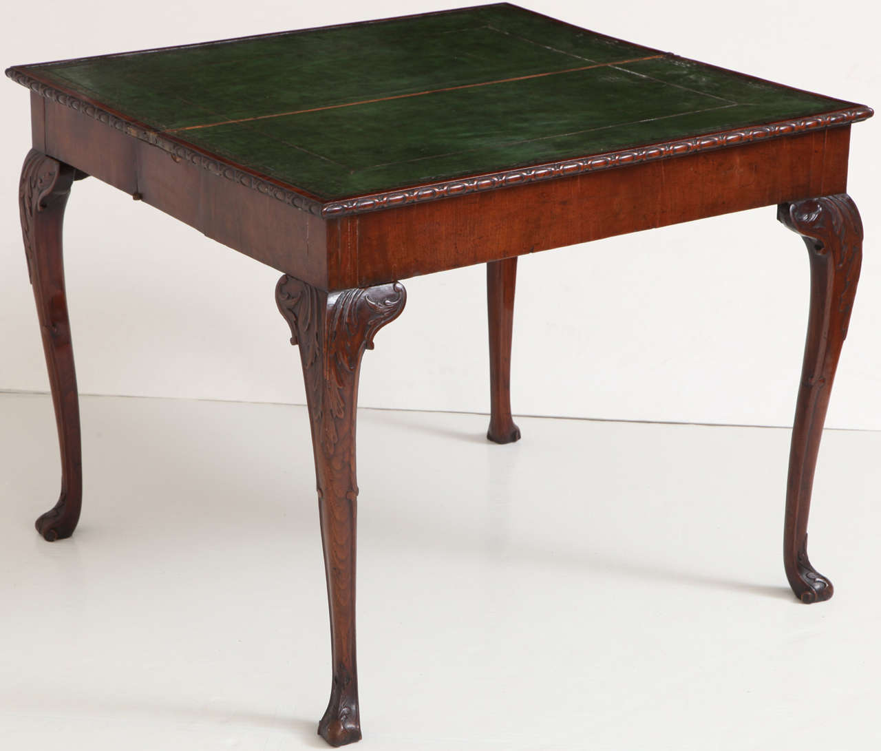 George II Mahogany Games Table In Good Condition For Sale In New York, NY