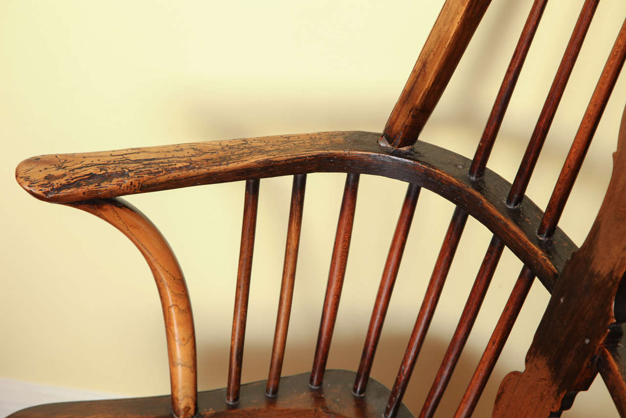 Pair of George III Elm and Yew Wood Windsor Armchairs, English, circa 1800 2