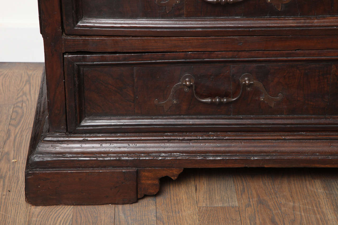 Walnut Italian Chest of Drawers