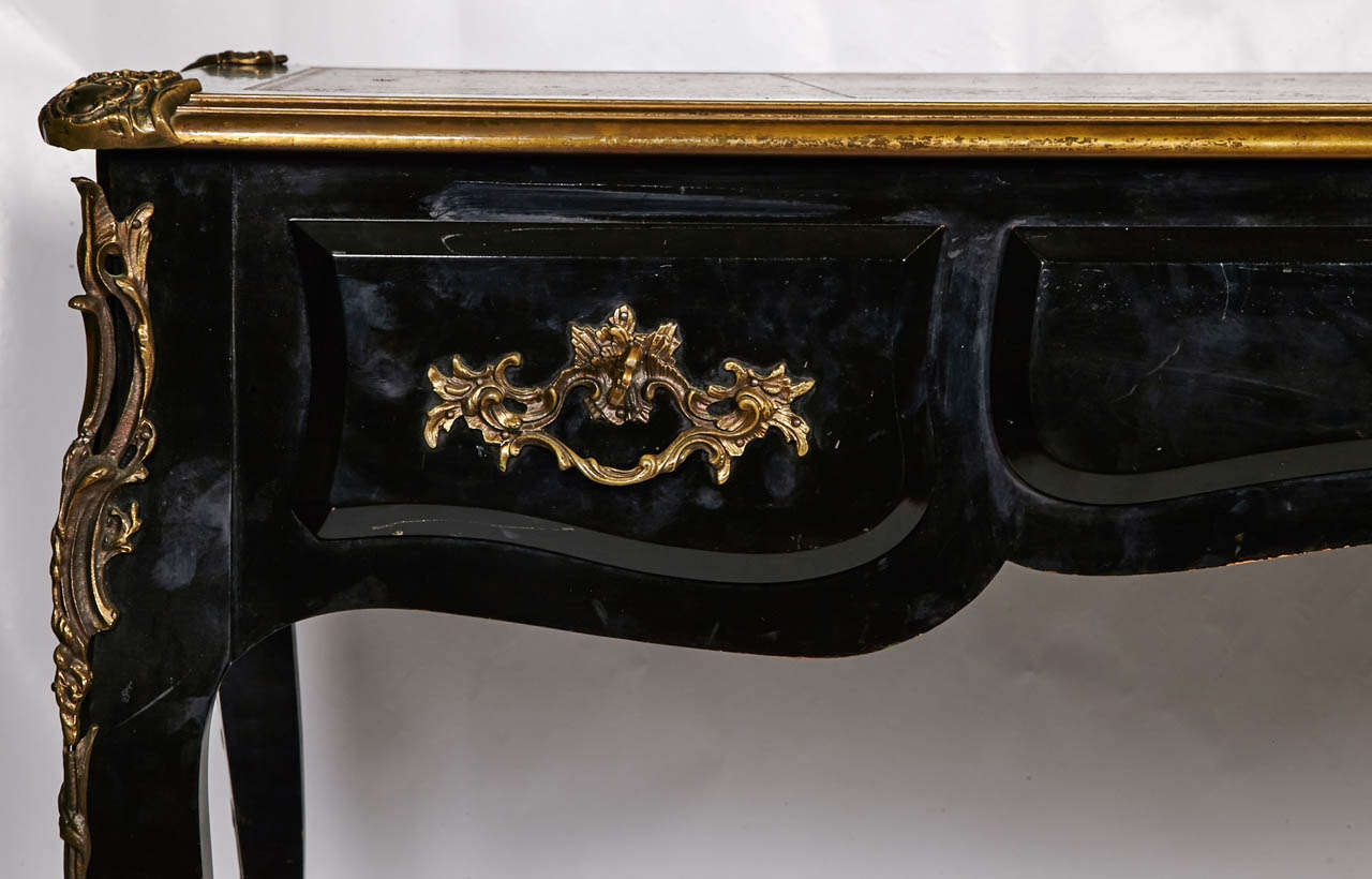 19th Century French Lacquered Desk with Gilt Bronze Pulls In Good Condition For Sale In Paris, FR