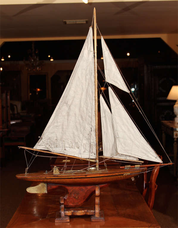 English Pond Yacht with Stand
