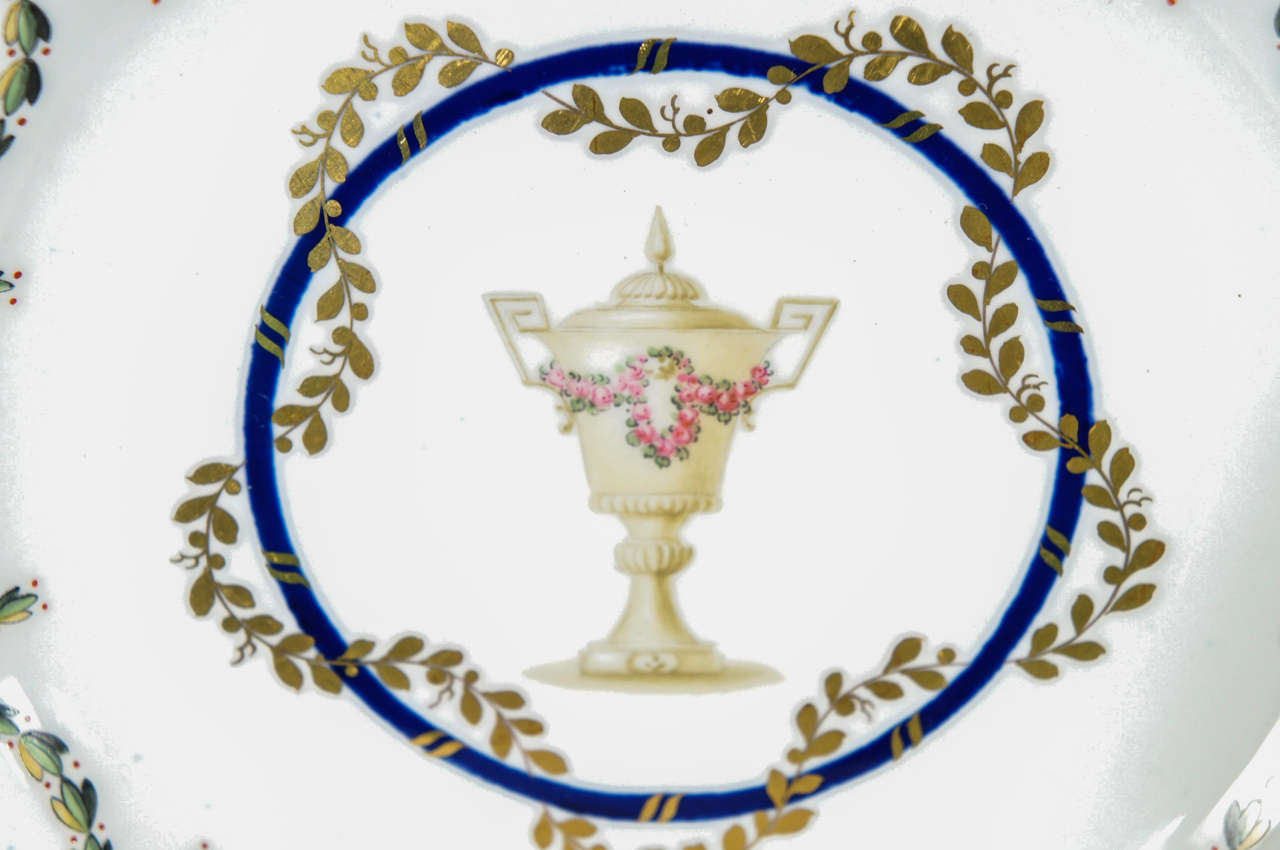 Porcelaine 12 assiettes à dessert néoclassiques bleu cobalt de Royal Crown Derby en vente