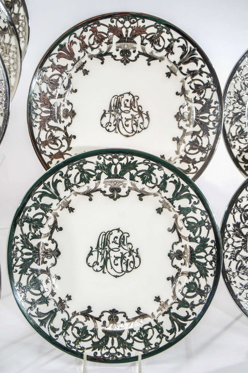 12 assiettes plates ou assiettes à dîner Minton Art Nouveau en argent sterling incrusté Excellent état - En vente à Great Barrington, MA