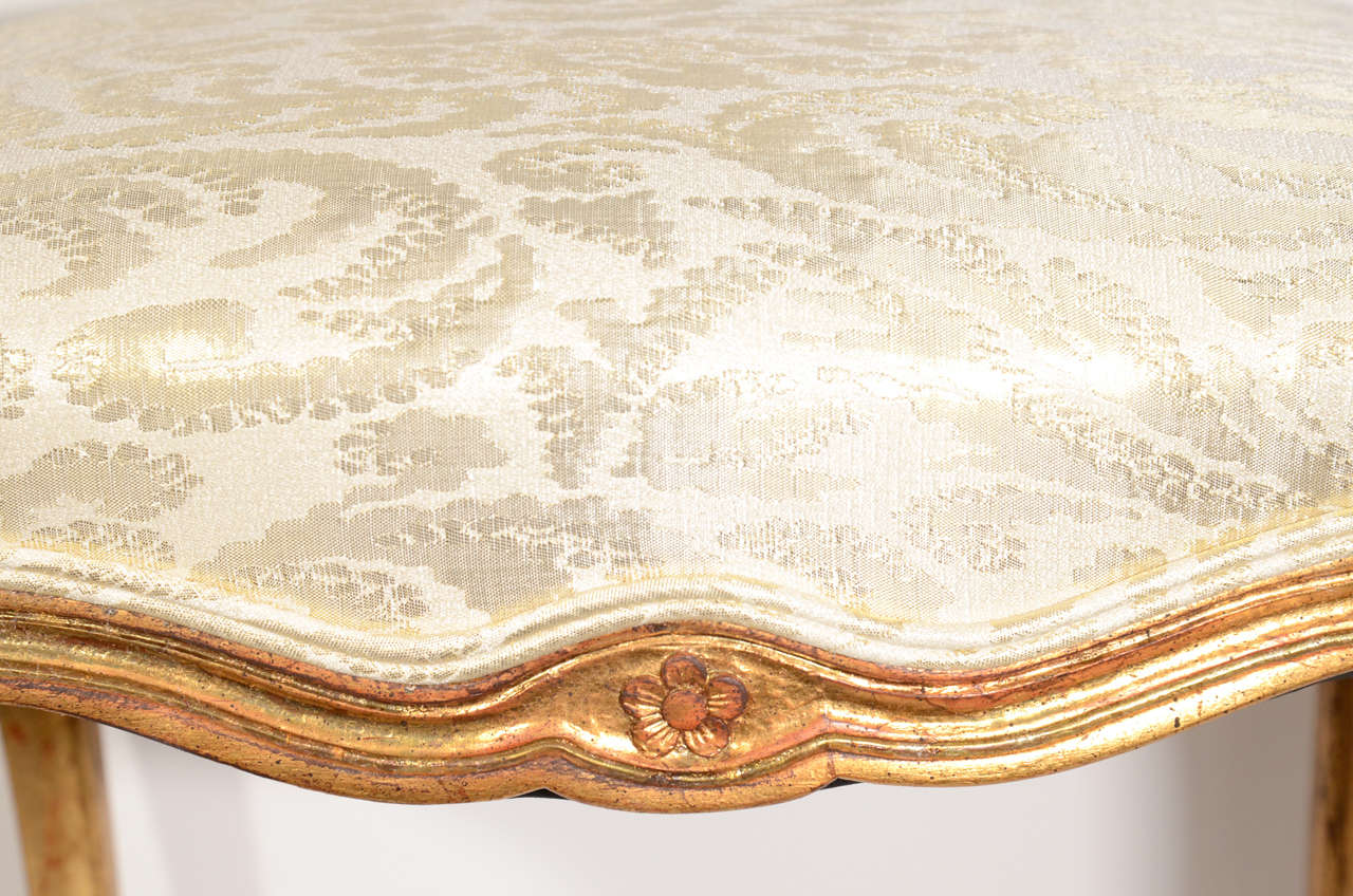 French Elegant Louis XV Gilt Wood Bench with Damask Silk Upholstered Seat