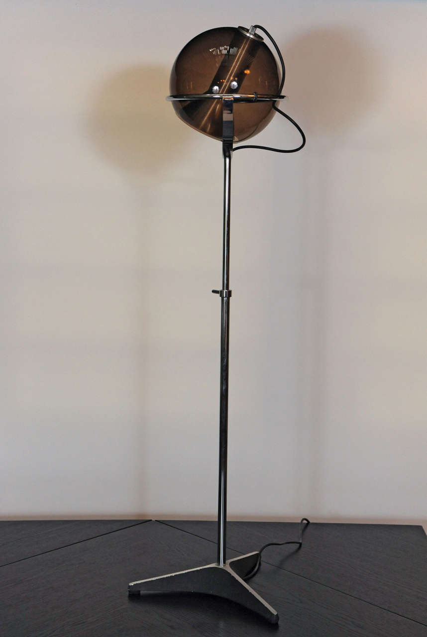 raak globe lamp