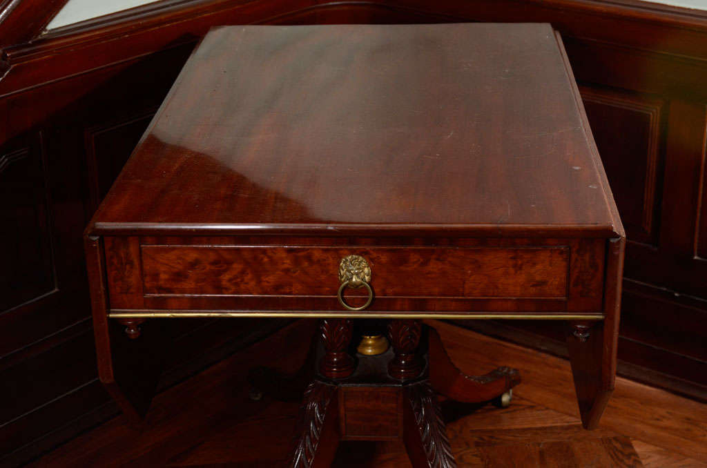 19th Century A Federal Figured Mahogany Drop-Leaf Table For Sale