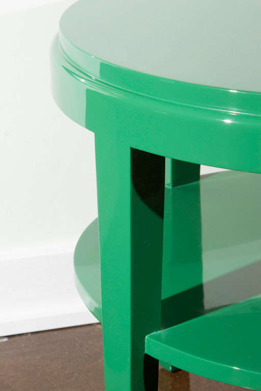 Mid-20th Century Pair of Classic Round Side Tables in Rich Green Lacquer
