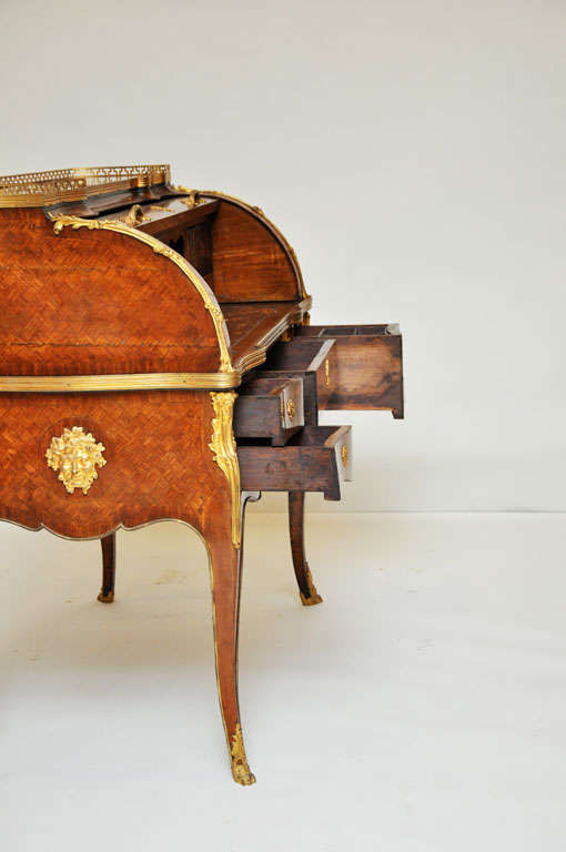 18th Century French Transitional Cylinder Desk / Writing Table In Good Condition In Chicago, IL