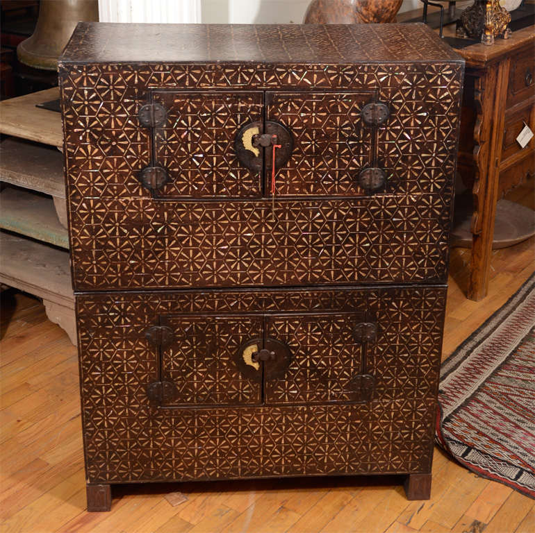Two Tiered Baby Blanket Chest w/ Pearl Inlay