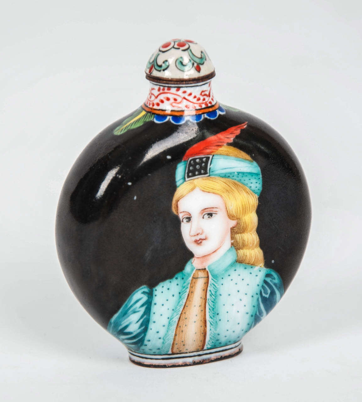 Fine CHINESE Enameled SNUFF BOTTLE, hand painted portraits, Late QING