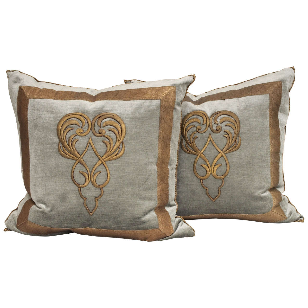 Antique Textile Pillows at 1stdibs