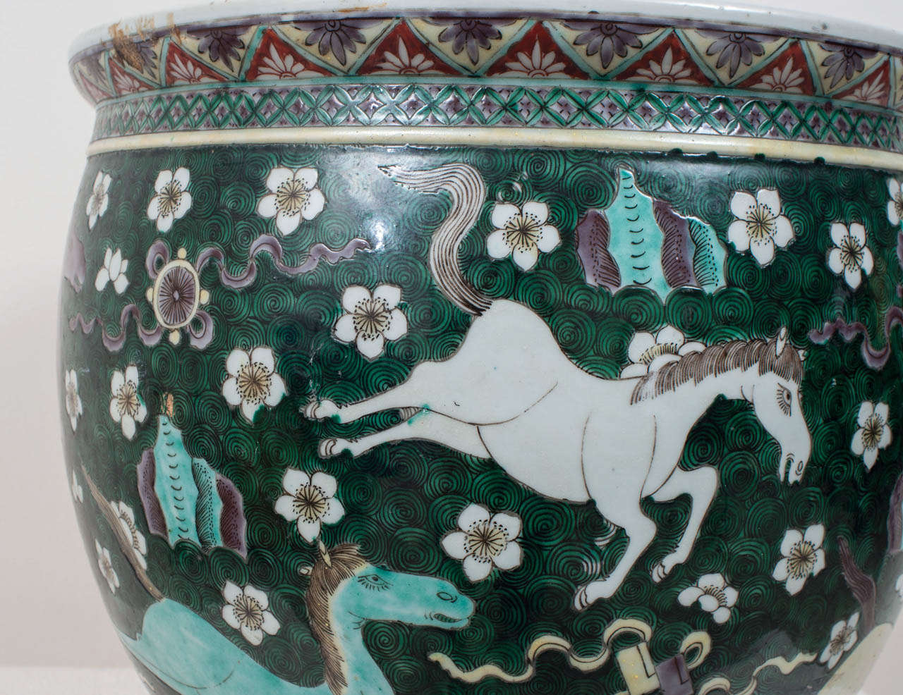 A Chinese Porcelain Fish Bowl with Horse Decoration In Excellent Condition In New York, NY