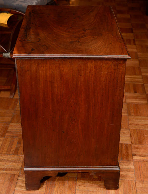 Late 19th Century Mahogany Bachelor's Chest In Excellent Condition In New York, NY