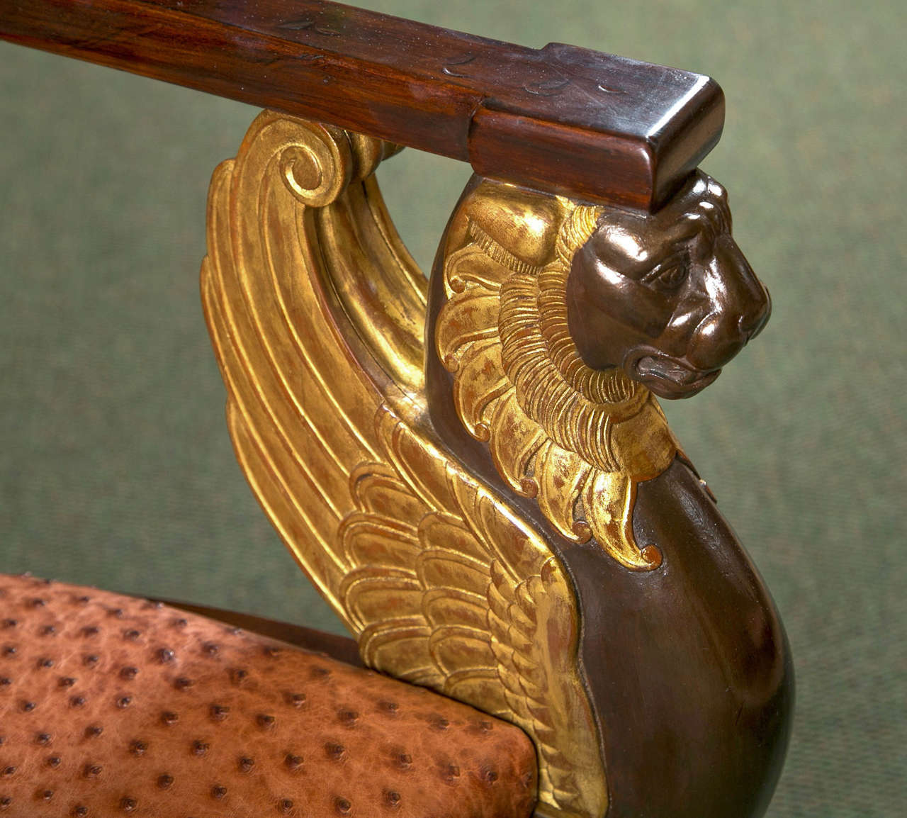 Chaise de style Empire français fabriquée par Frederick Victoria avec assise en cuir d'autruche.