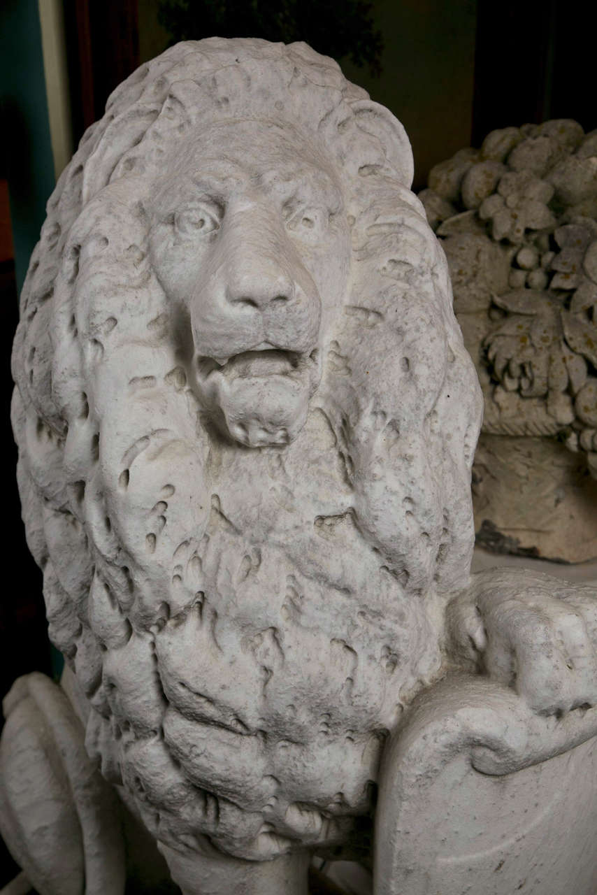 Carrara Marble Armorial Lions In Good Condition For Sale In Stamford, CT