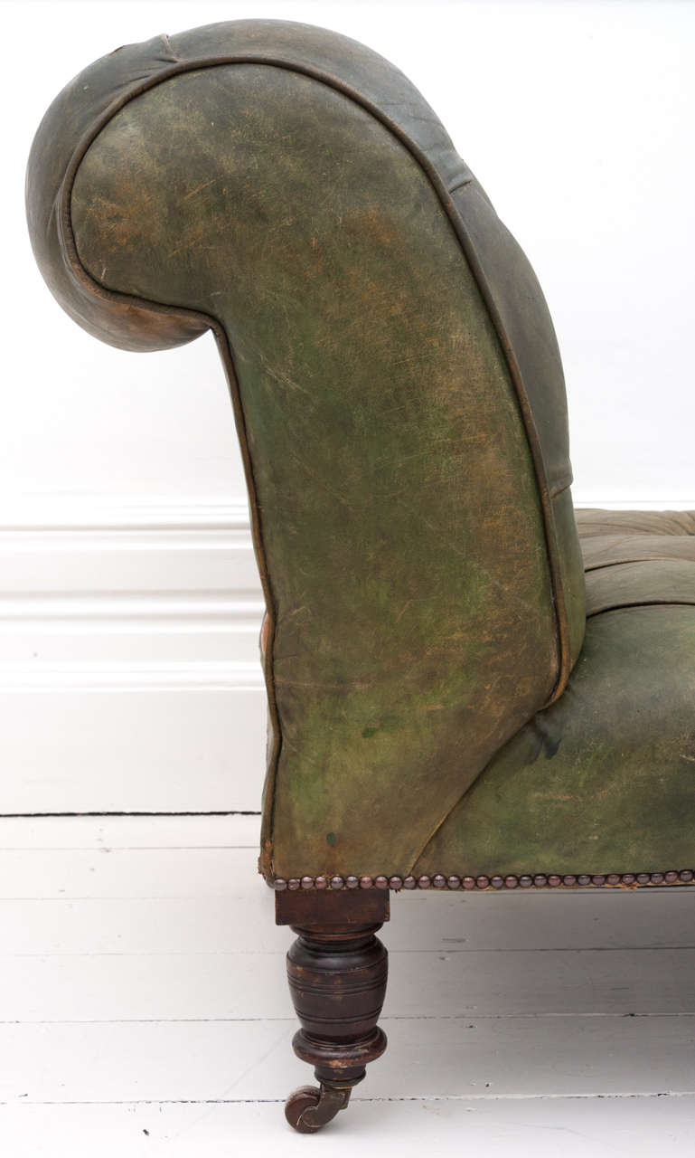 Victorian Green Leather Drop End Chaise Longue Daybed In Good Condition In Kent, GB