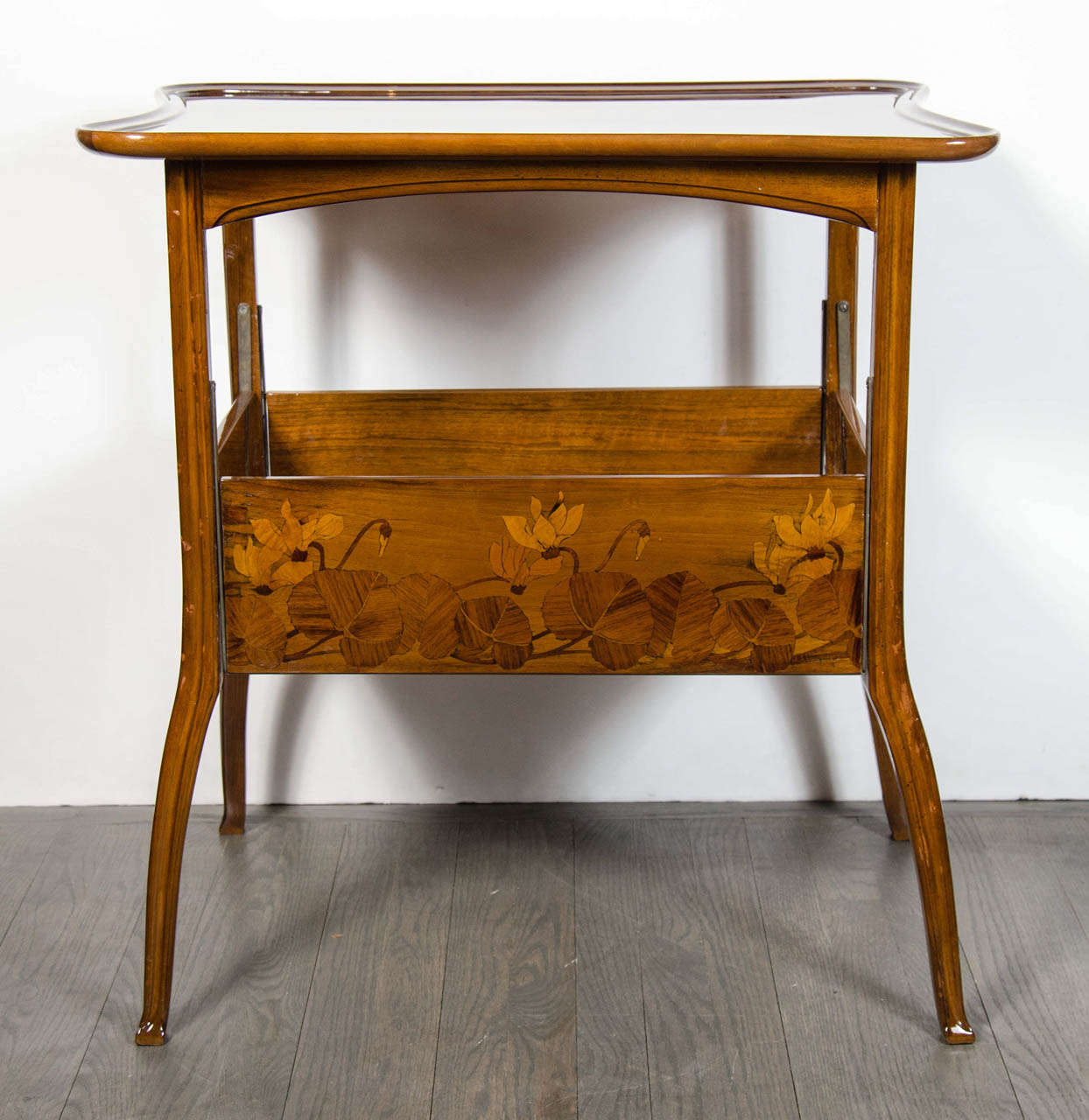 Exquisite Art Nouveau Carved Walnut Tea Table by Louis Majorelle In Excellent Condition In New York, NY