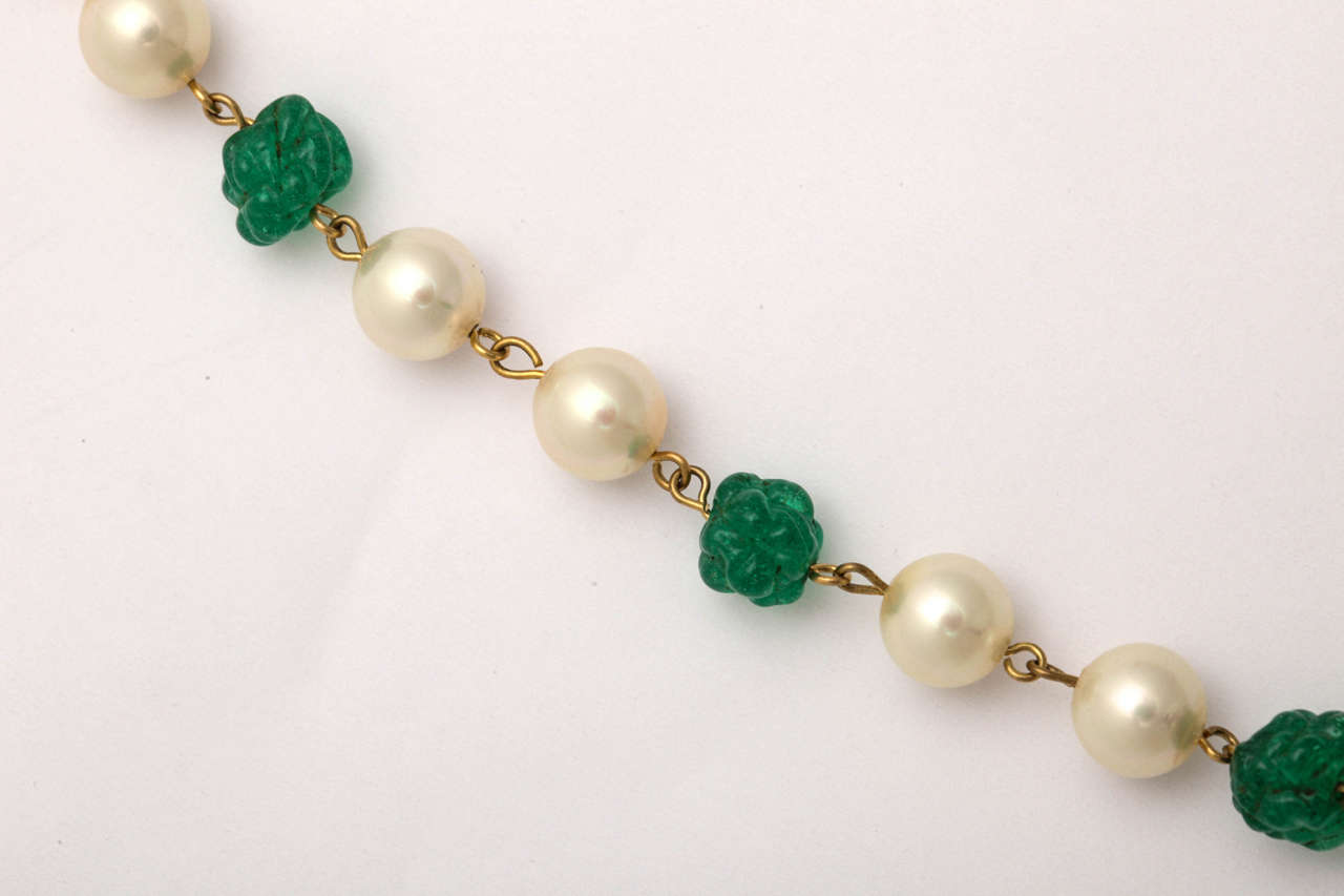 Vintage Chanel Poured Glass and Wired 'Pearl' Necklace In Excellent Condition In New York, NY