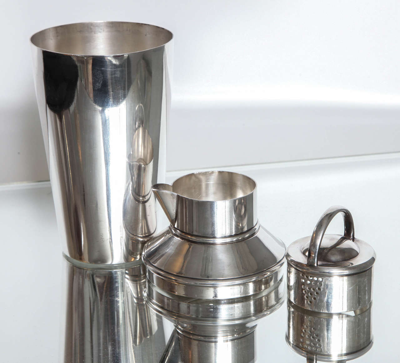 Cocktail Shaker with Handle and Spout For Sale at 1stdibs