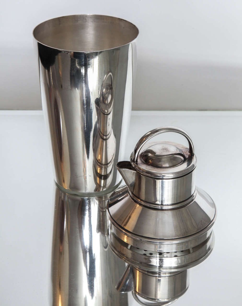 Cocktail Shaker with Handle and Spout For Sale at 1stdibs