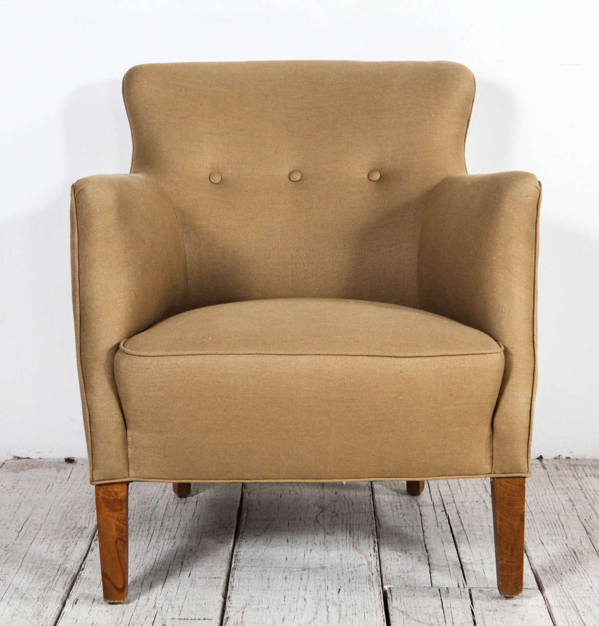 Pair of Vintage Danish Club Chairs in Beige Linen In Good Condition In Los Angeles, CA