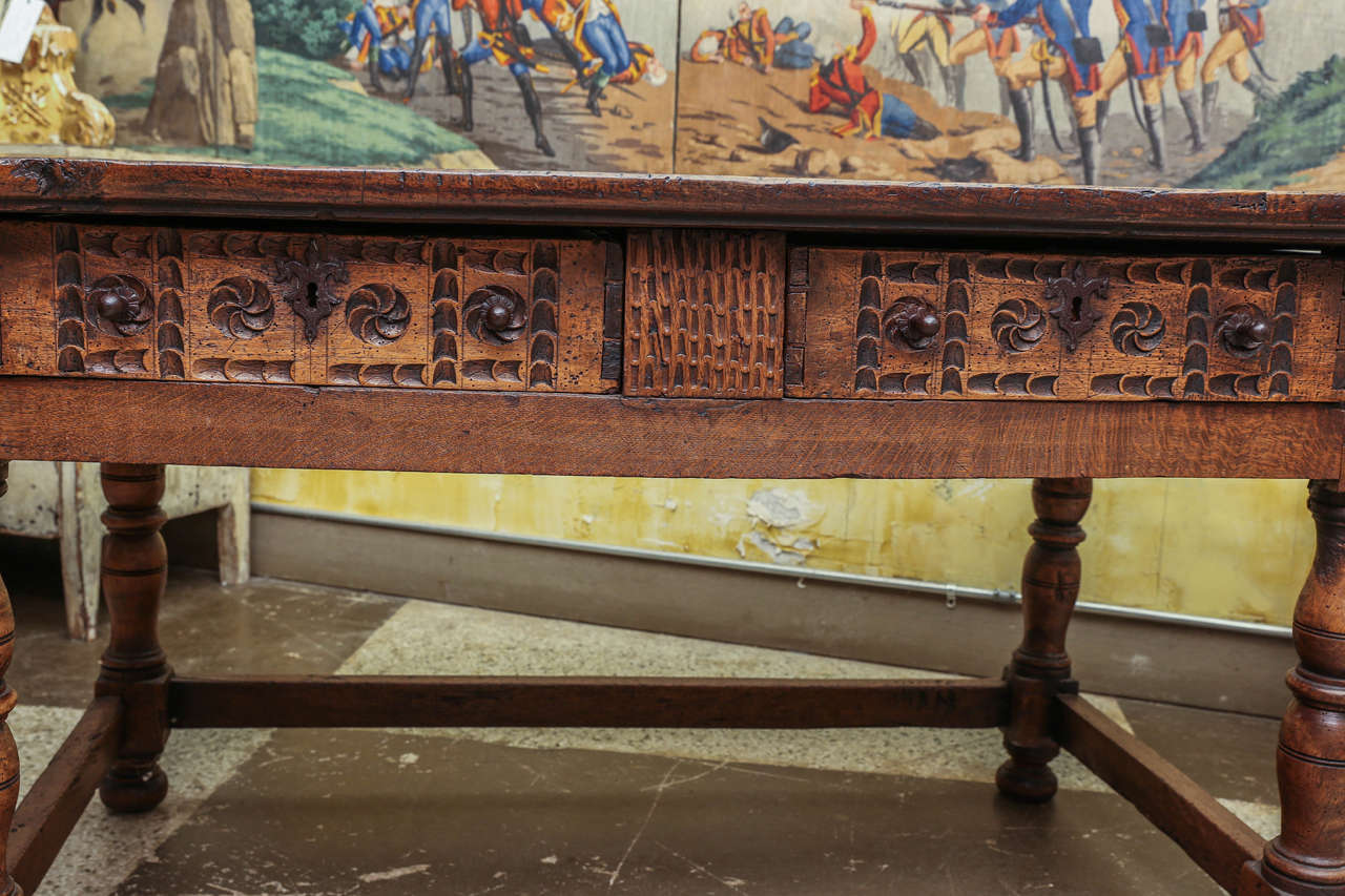 Late 18th Century Spanish Table In Excellent Condition In Houston, TX
