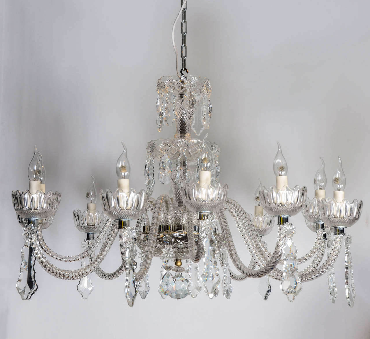 A very elegant 12 lights chandelier.
This chandelier could be fitted with  E10 sockets at no extra charge.