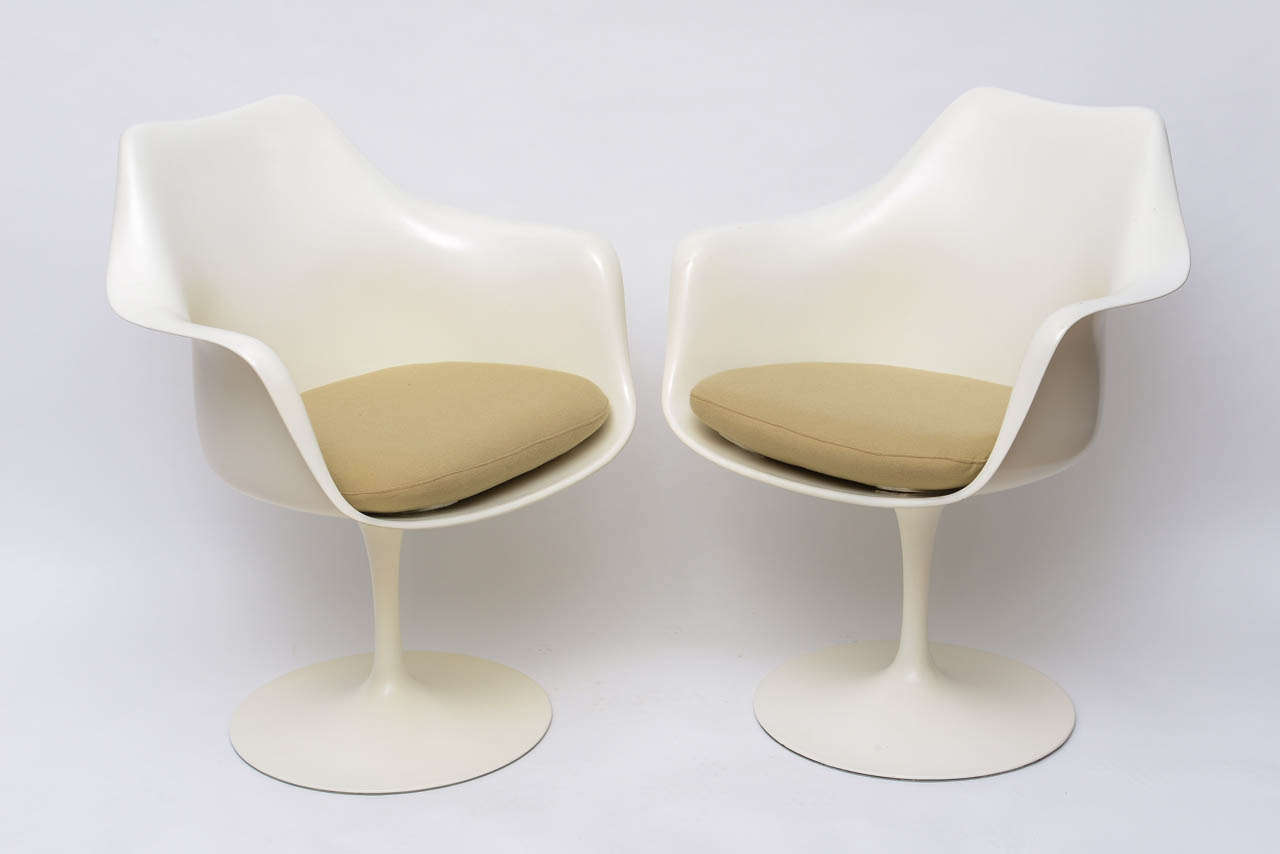 Pair of Arm Chairs by Eero Saarinen In Excellent Condition In Miami, FL