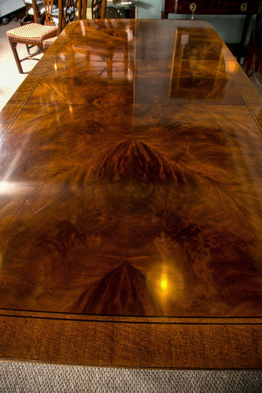 Georgian Henredon Banded Crotch Mahogany Dining Table