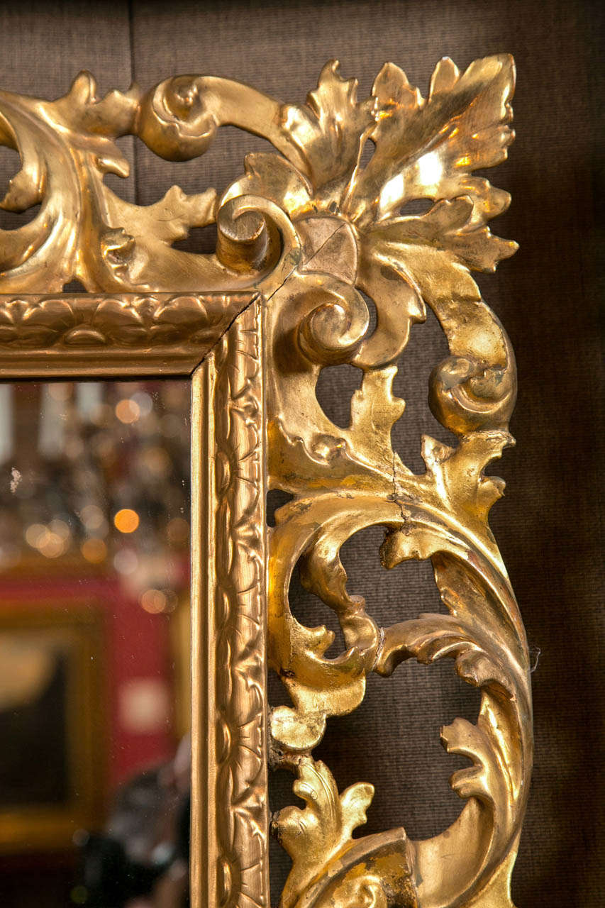 Pair of Gilt Carved Wood Frames In Excellent Condition In Stamford, CT