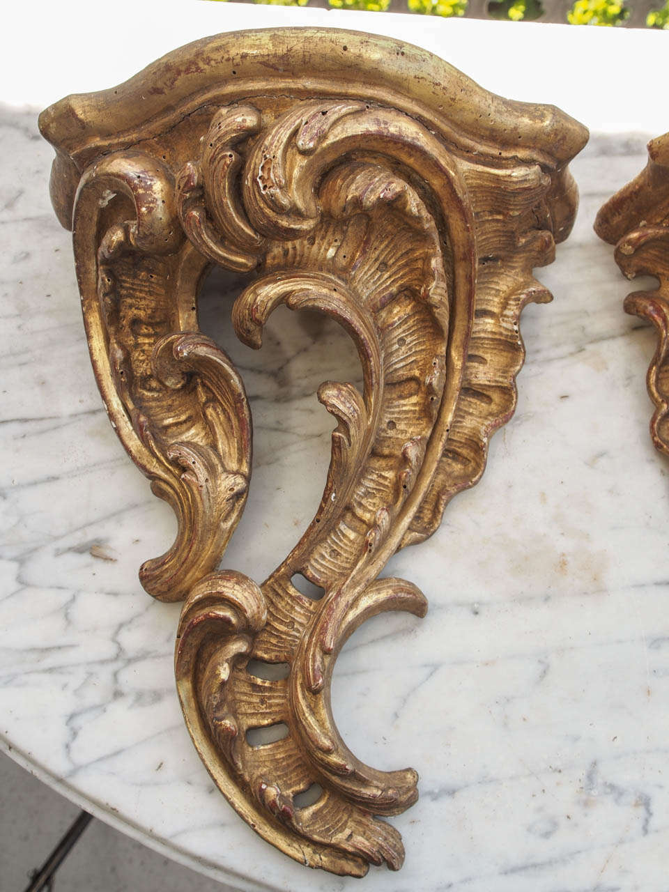 Pair of Louis XV Gilt Wood Wall Brackets In Good Condition For Sale In Natchez, MS