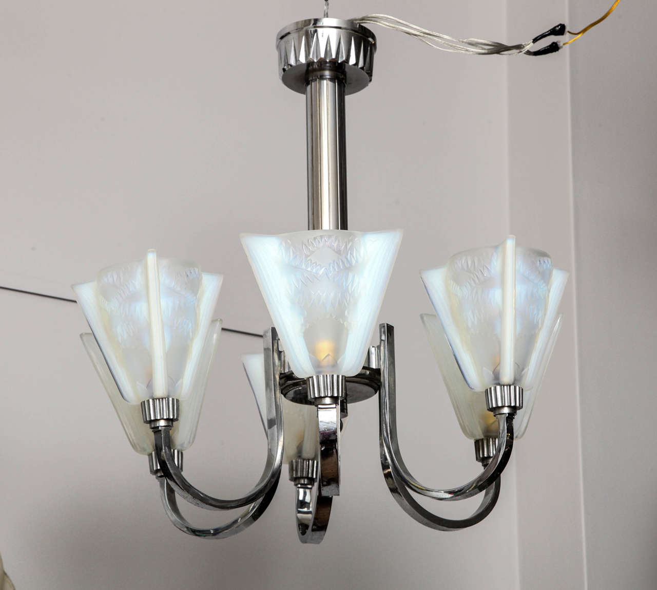 French Elegant Art Deco Chandelier, D'Avesn Model