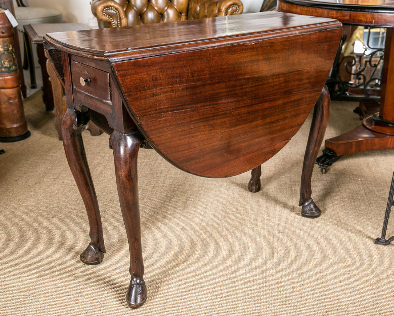 18th c. Mahogany Irish Drop Leaf Table with Hoof Feet For Sale 1