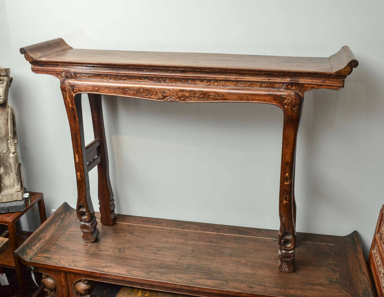 Q'ing Dynasty Chinese Southern Elm Scrolled Top Altar Table