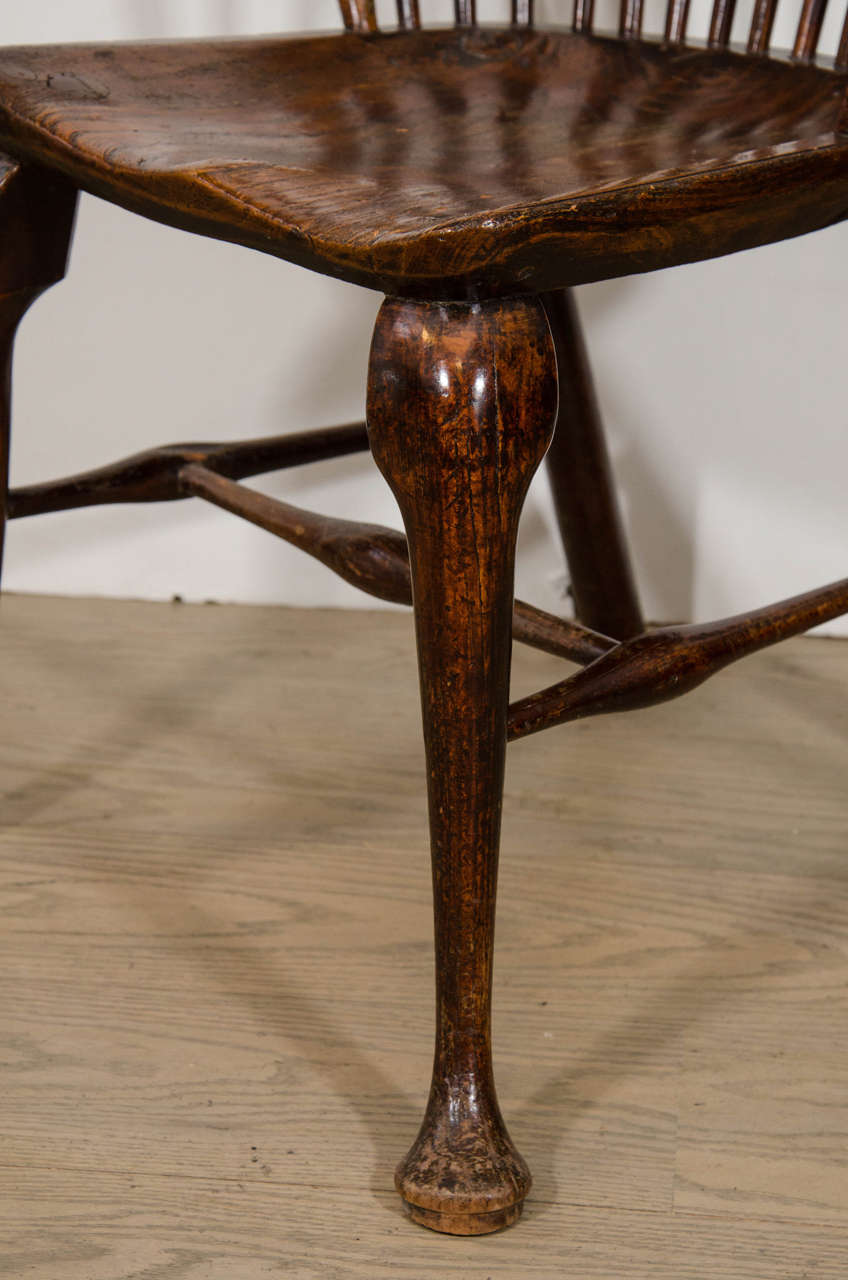 Pair of George II Yew, Oak and Elm Windsor Chairs For Sale 1