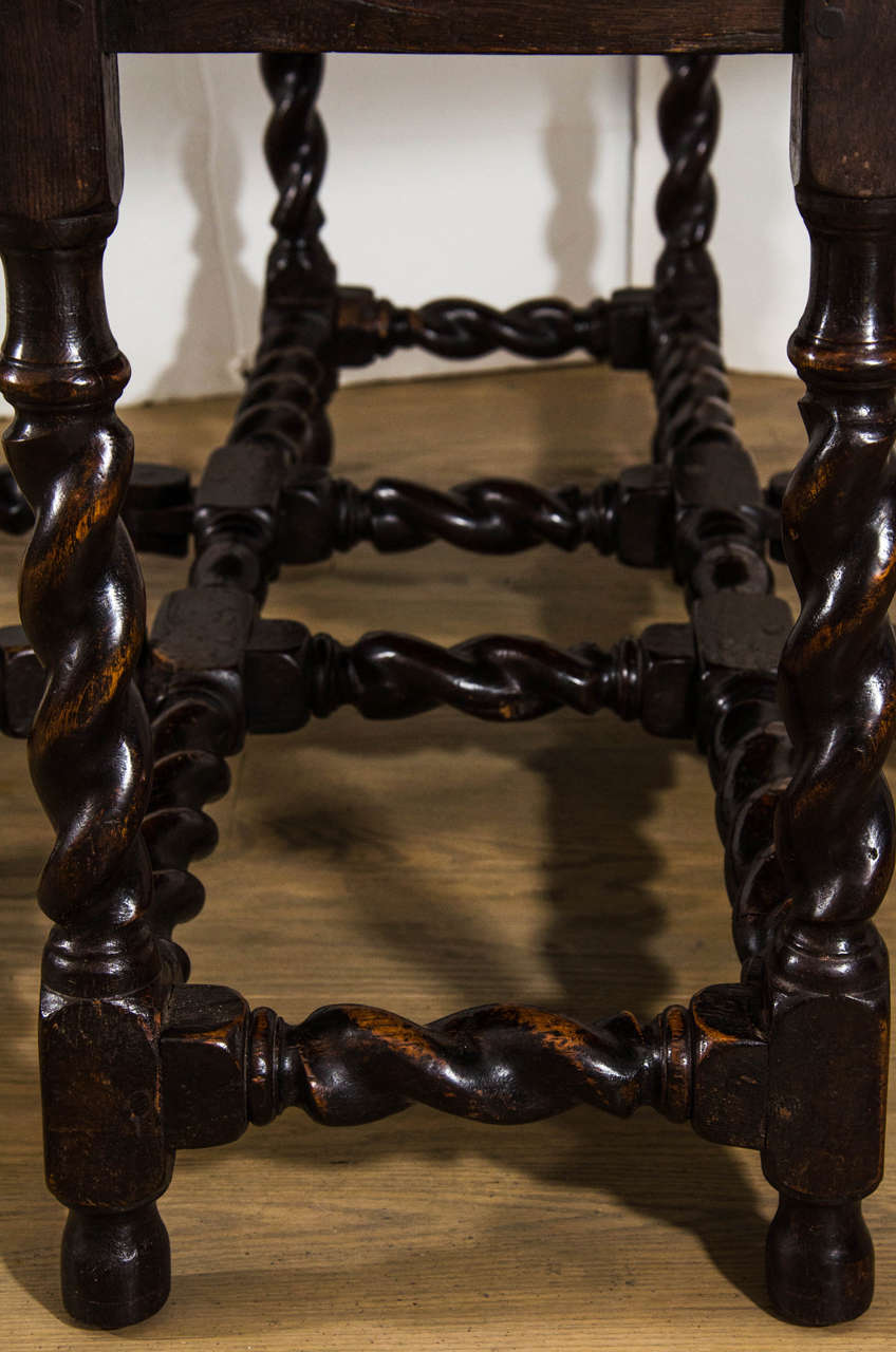 English Chestnut and Oak 19th Century Double Gate-Leg Table For Sale 2