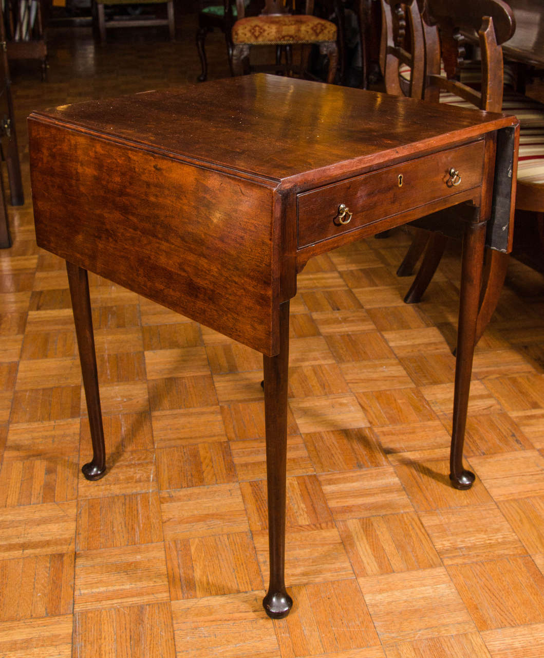18th Century Pair of Mahogany Pembroke End Tables In Excellent Condition In New York, NY