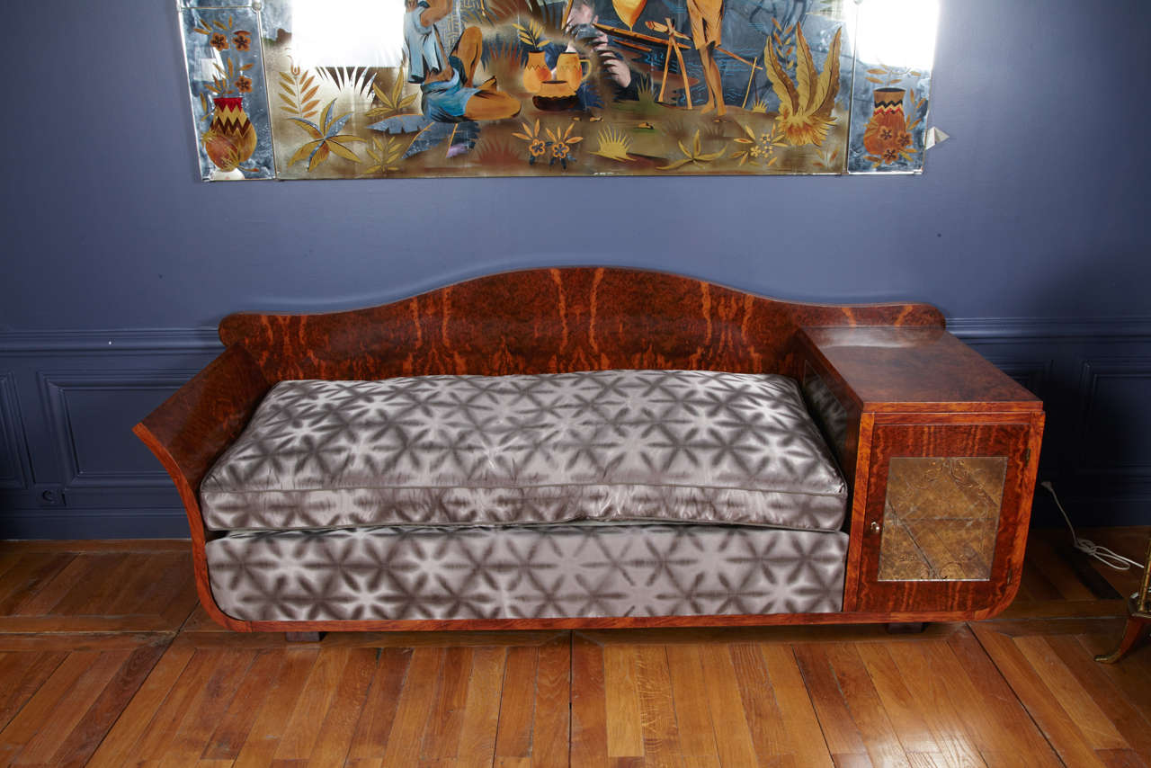 Extraordinary Art Deco sofa (Stoff)