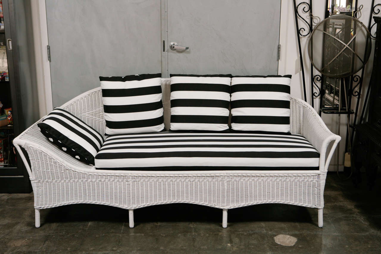 Deco Wicker Sofa / Day Bed