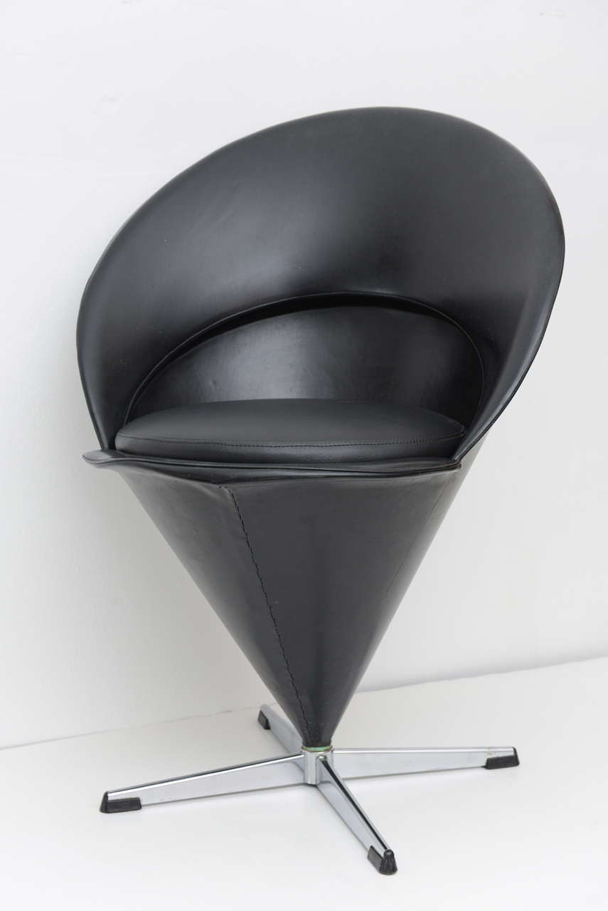 Original  Mid-century Modern Verner Panton Cone Chairs For Sale 1