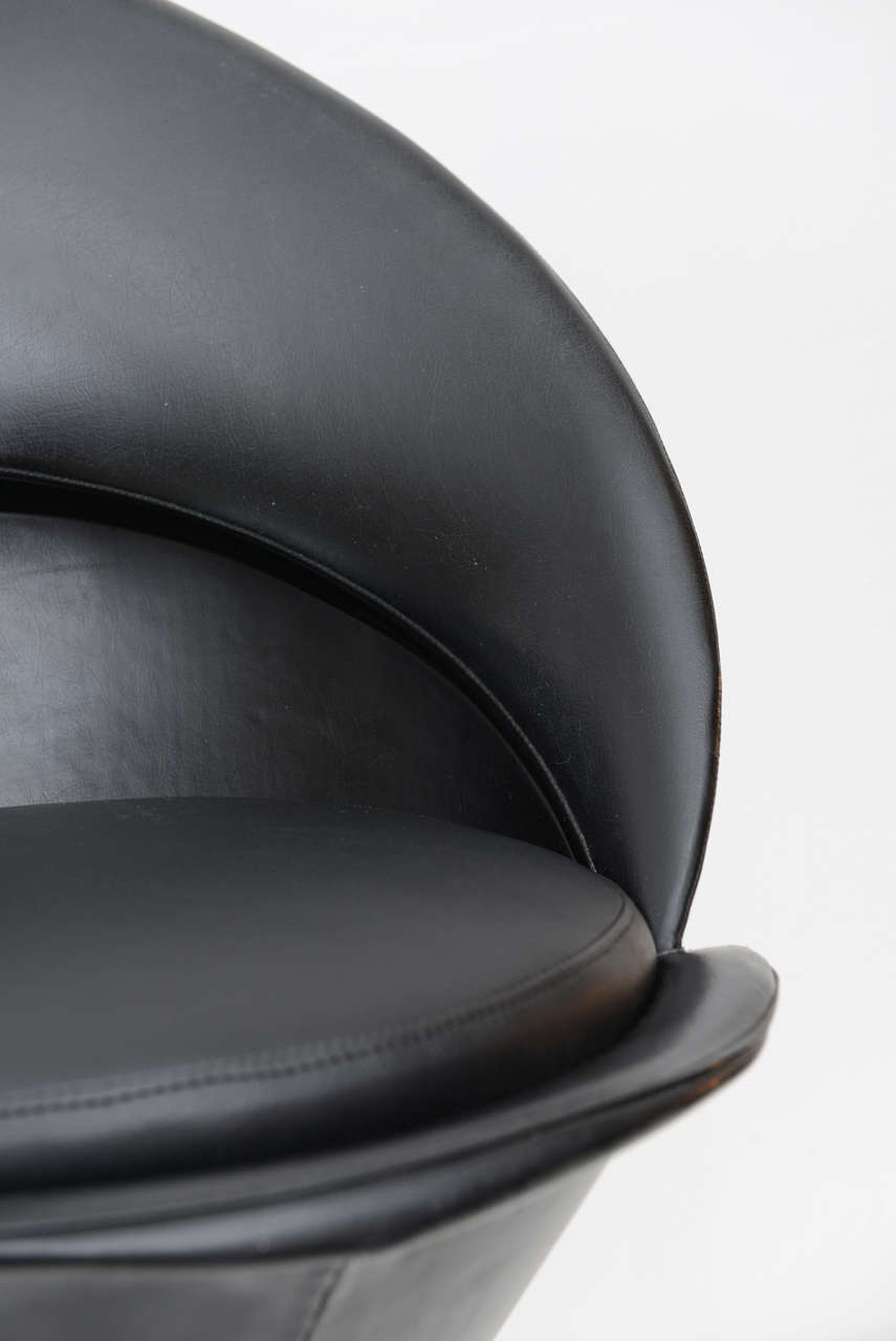 Original  Mid-century Modern Verner Panton Cone Chairs For Sale 4